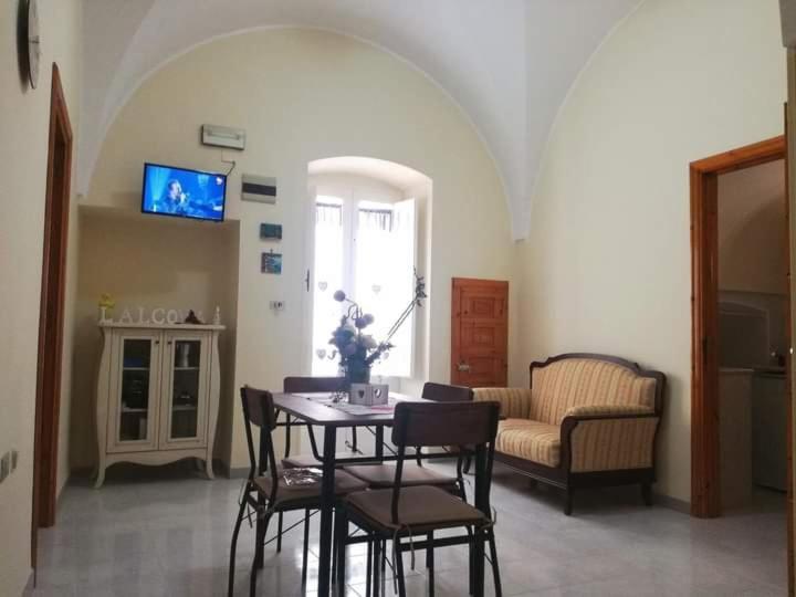 L 'Alcova Holidays Home Centro Storico Челие Месапика Екстериор снимка
