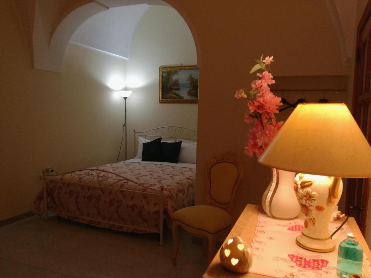 L 'Alcova Holidays Home Centro Storico Челие Месапика Екстериор снимка